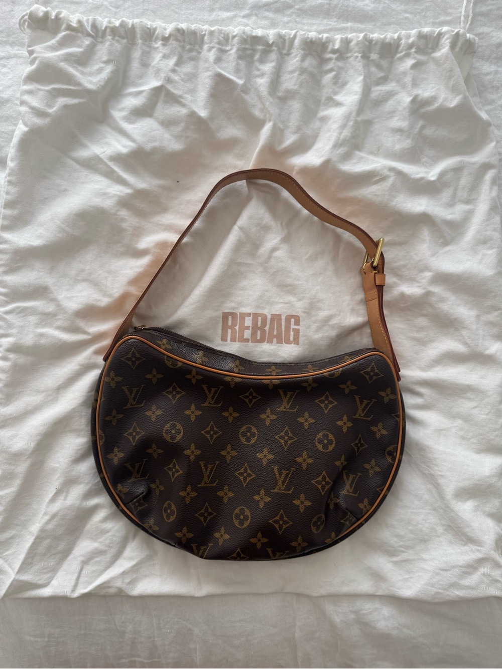 Louis Vuitton
Croissant Handbag Monogram Canvas MM